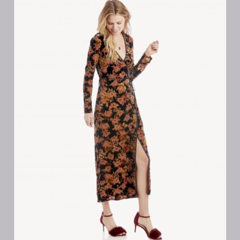🆕NWT floral velvet burnout wrap midi dress - Picture 9 of 16
